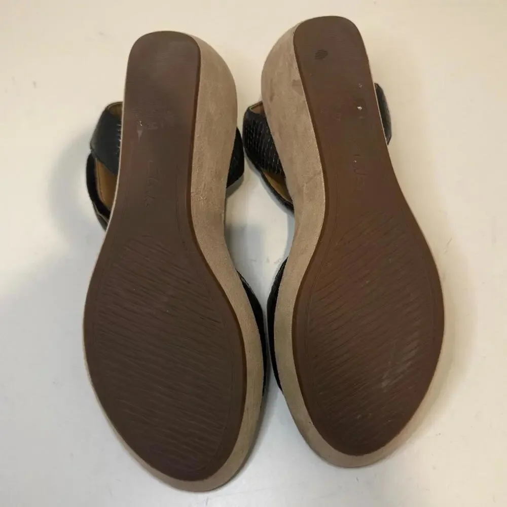 CLARKS Hazelle Black Snake-Embossed Leather Wedge Comfort Sandals Size 10